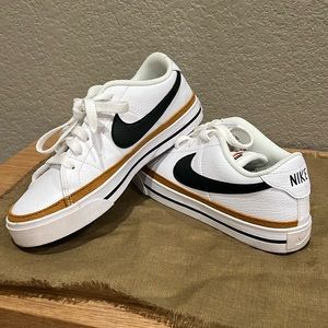 Women’s Nike Court Legacy Sneakers